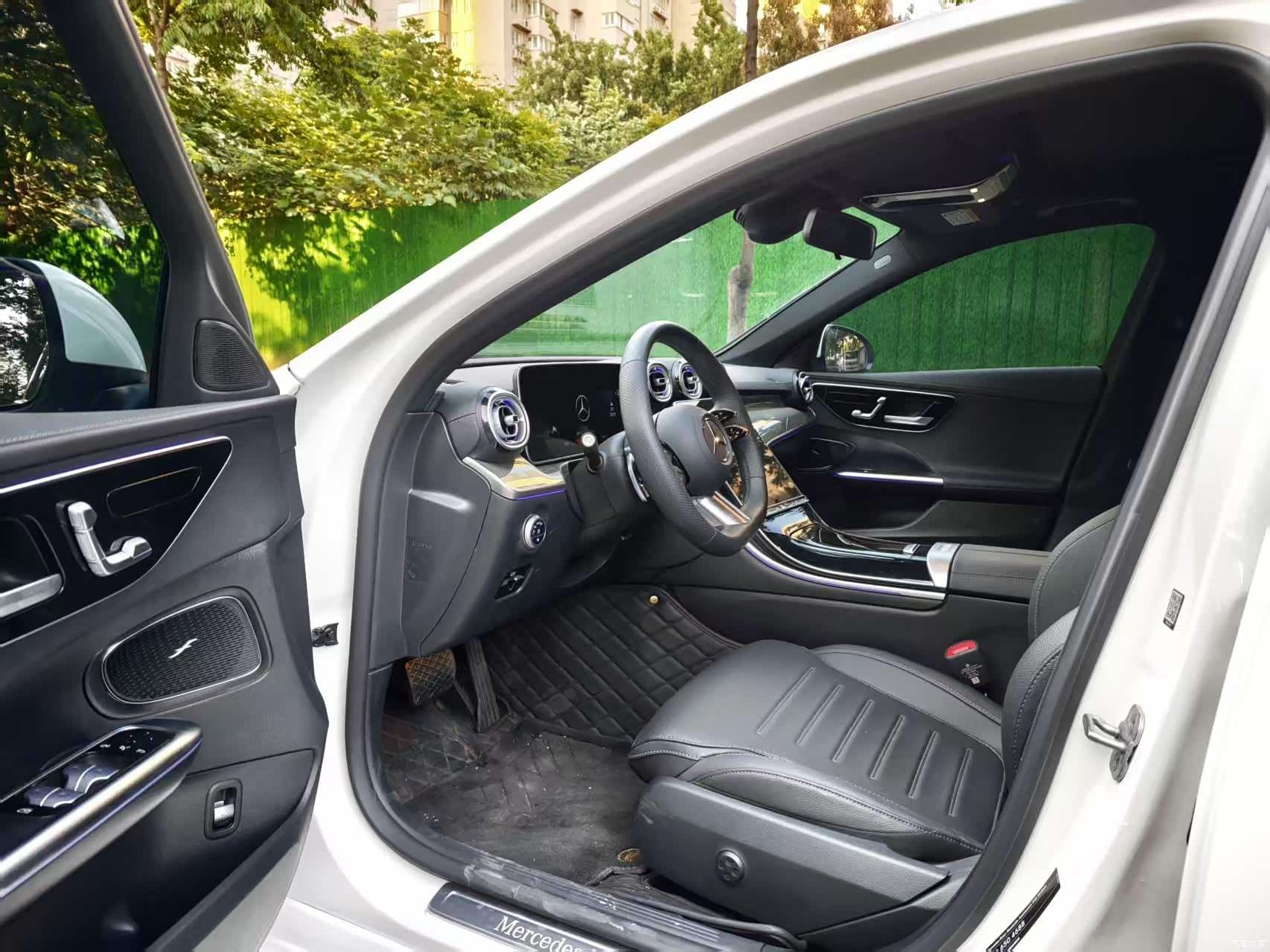 Mercedes-Benz C-Class, 2025 4
