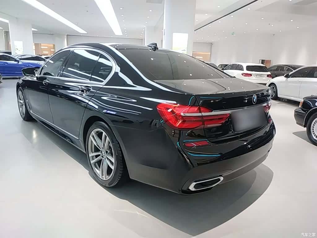 BMW 7 Series, 2018 все фото