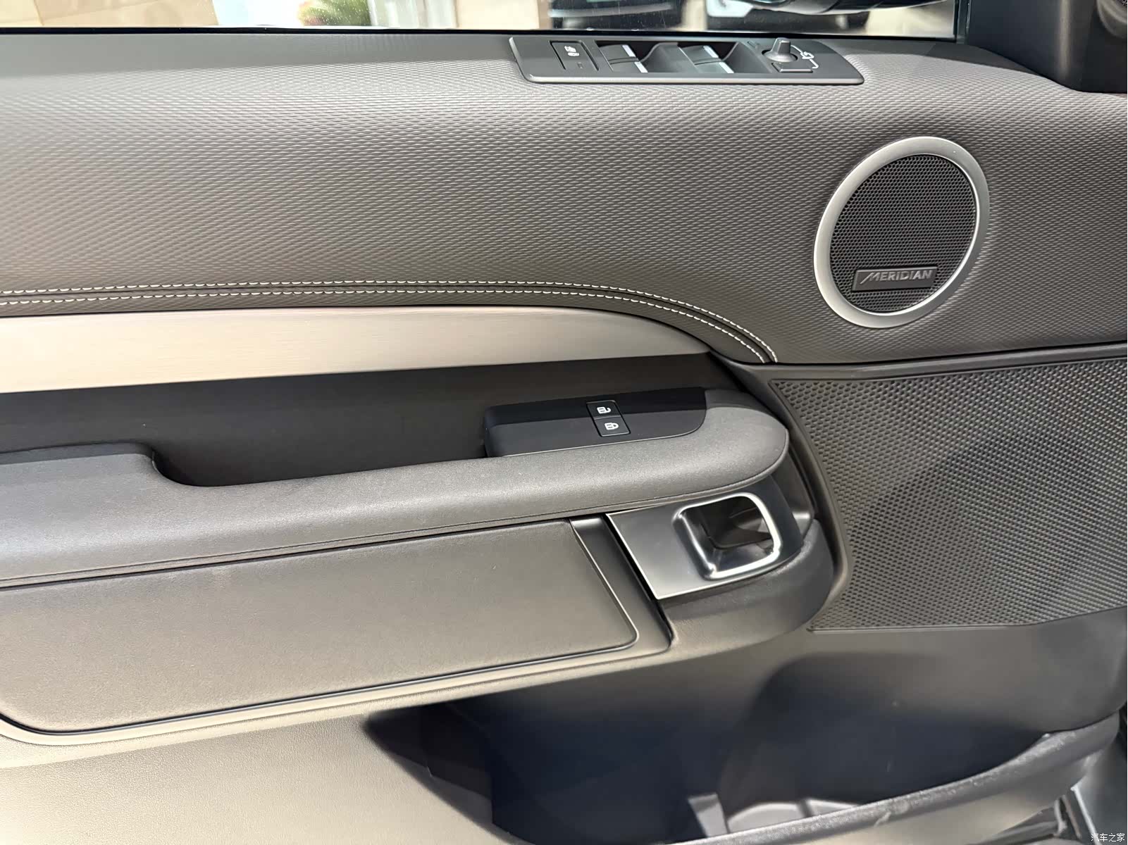Land Rover Discovery, 2023 9