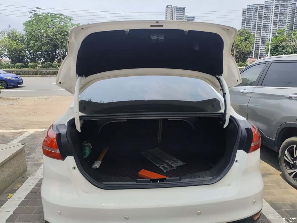 Ford Focus, 2016 9