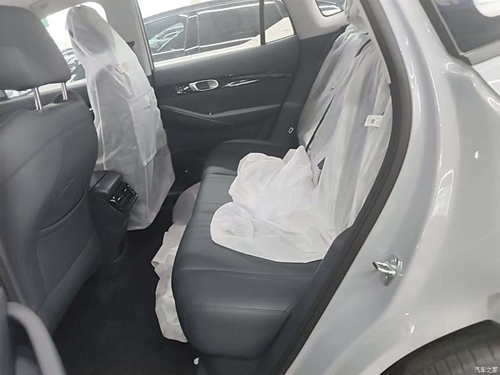 Geely Galaxy E5, 2026 17