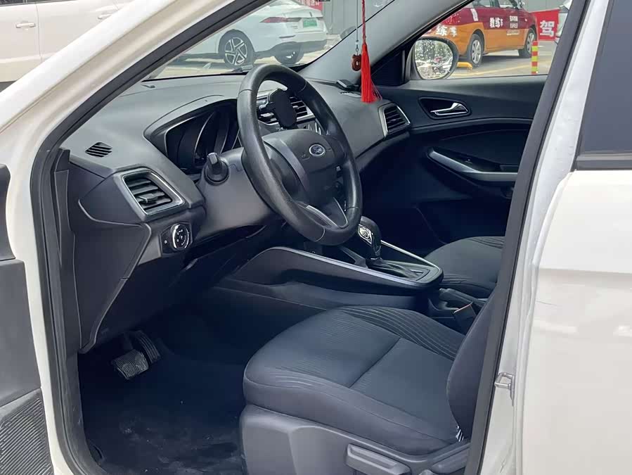 Ford Focus 2019, фото 4