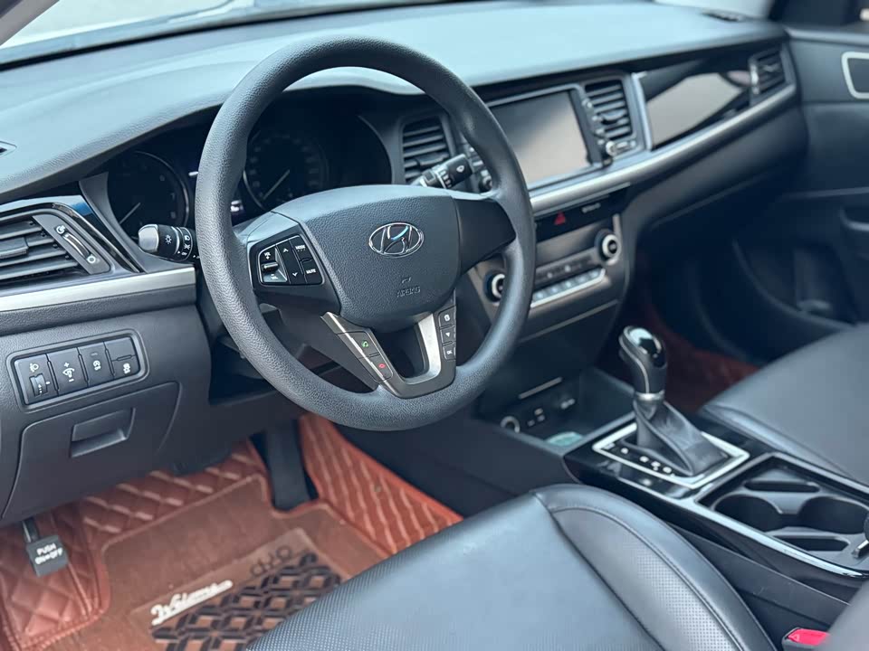 Hyundai Name picture