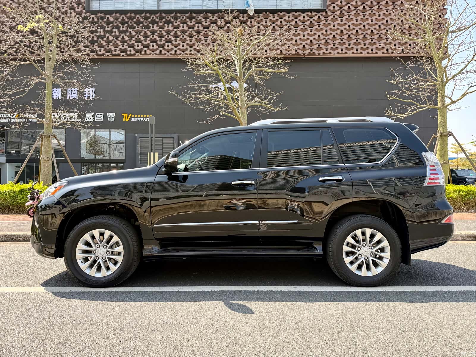 Lexus GX, 2019 8