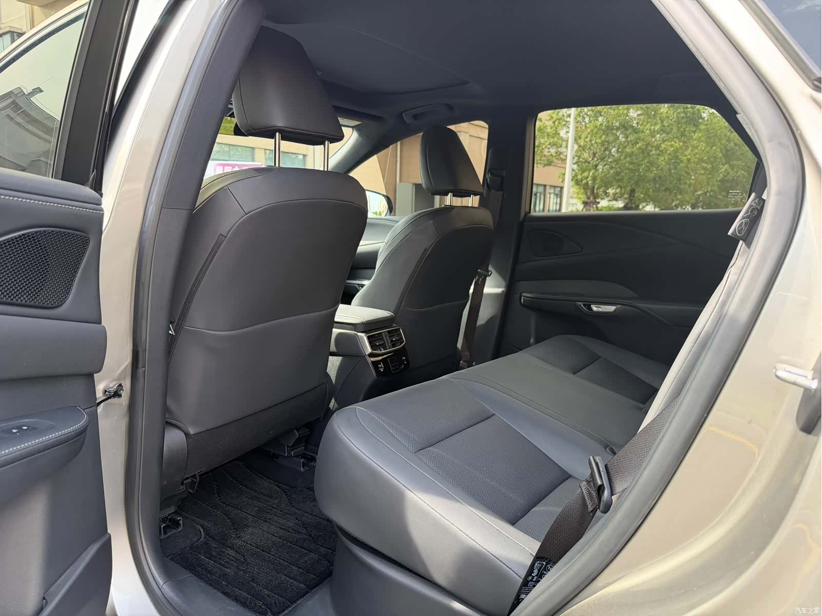 Lexus RX, 2025 8
