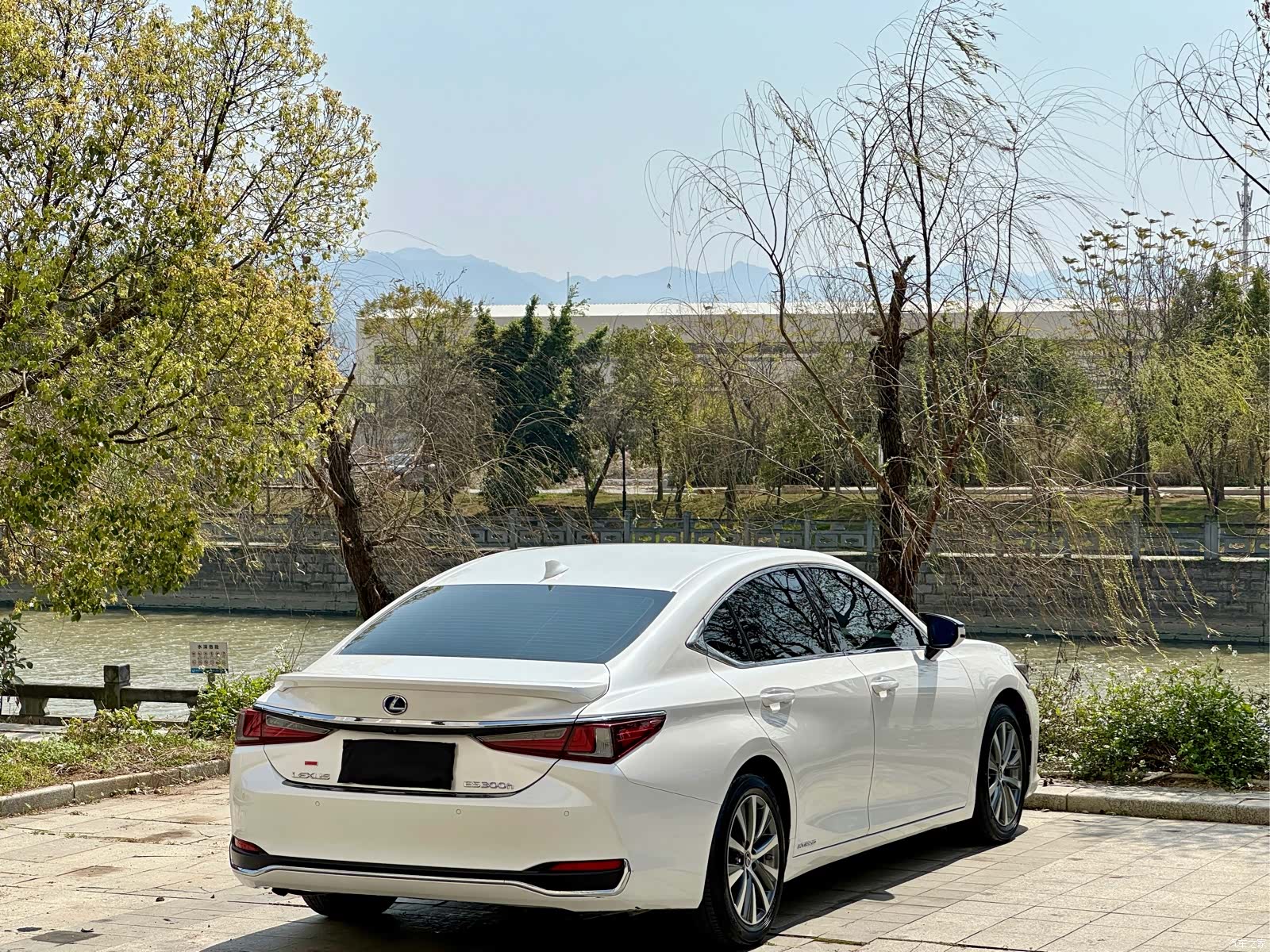 Lexus ES, 2020 4