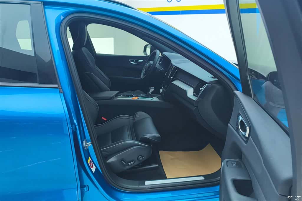 Volvo XC60, 2021 8