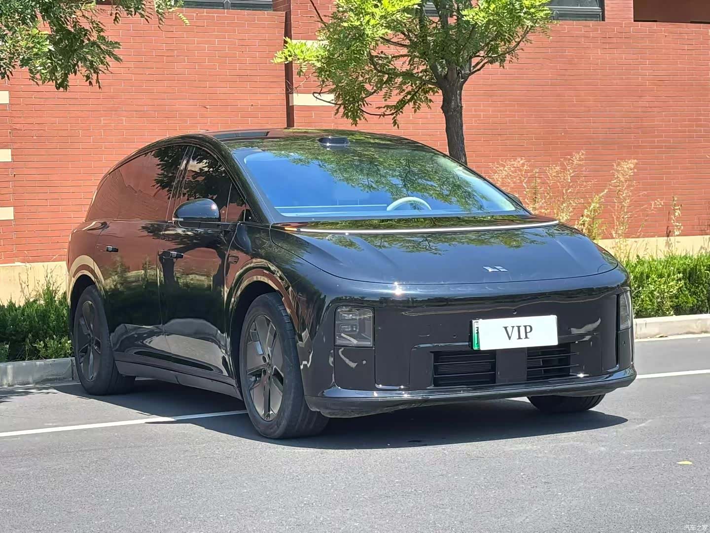 Li Auto i8, 2025 3