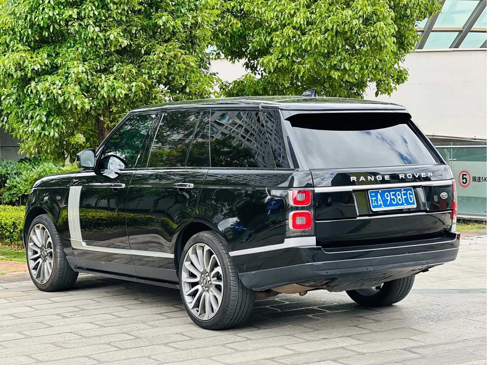 Land Rover Range Rover, 2018 11