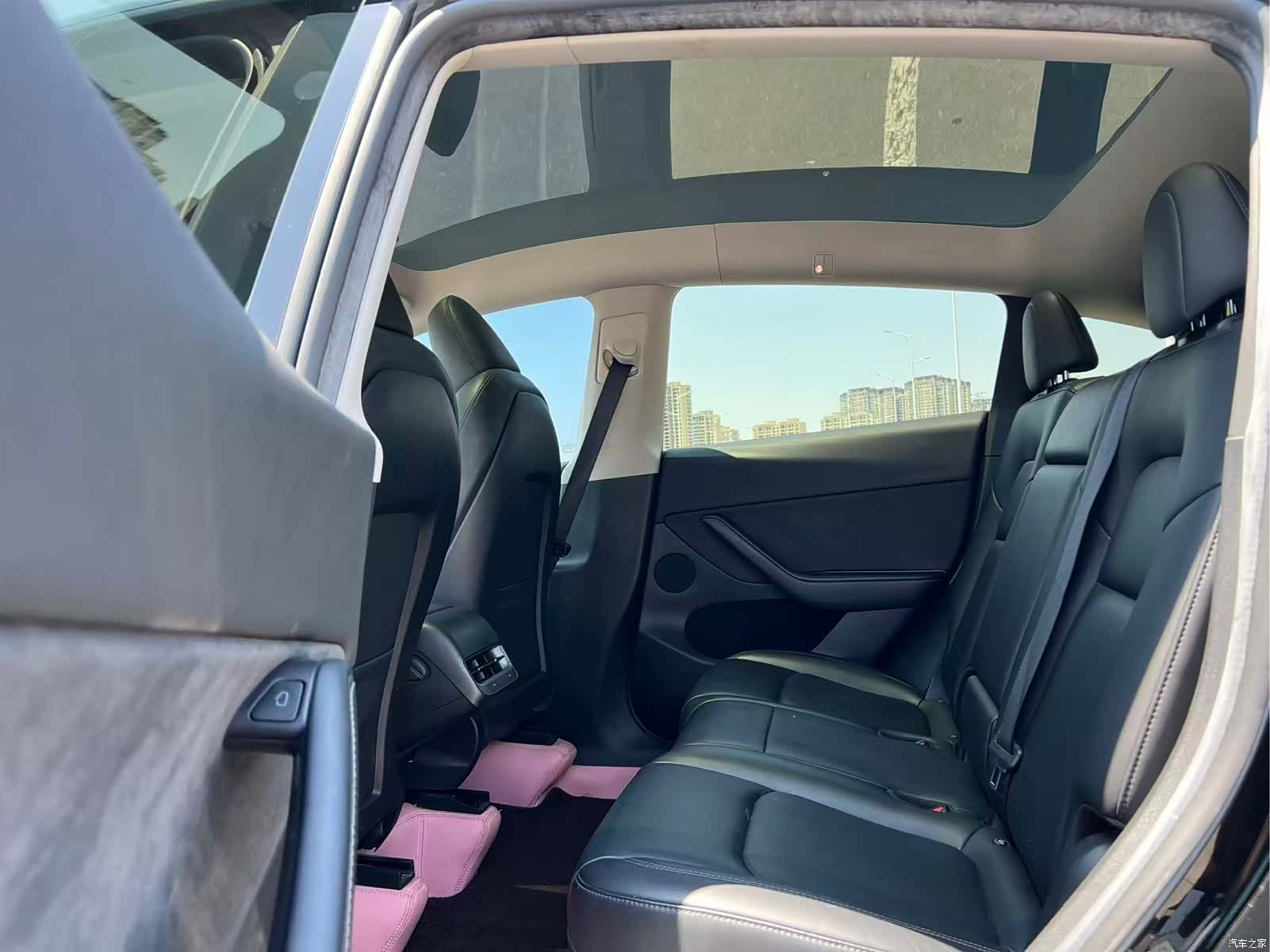 Tesla Model Y, 2023 6