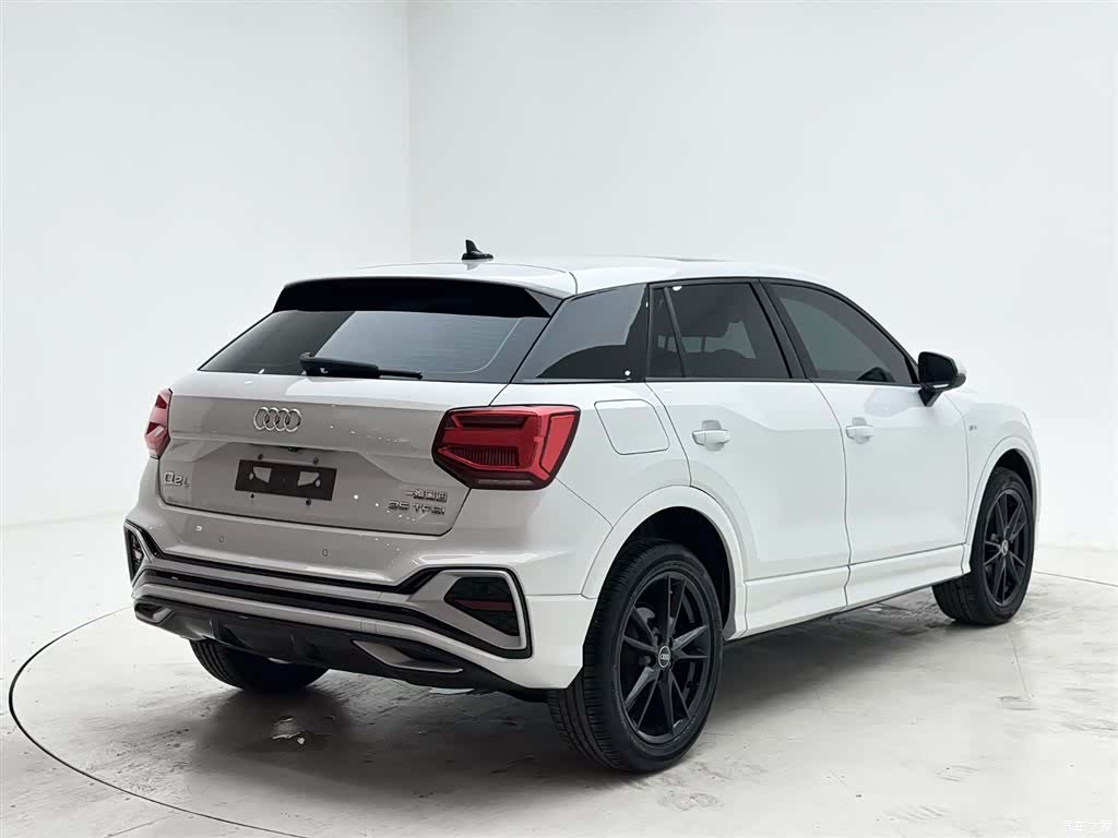 Audi Q2L, 2022 6