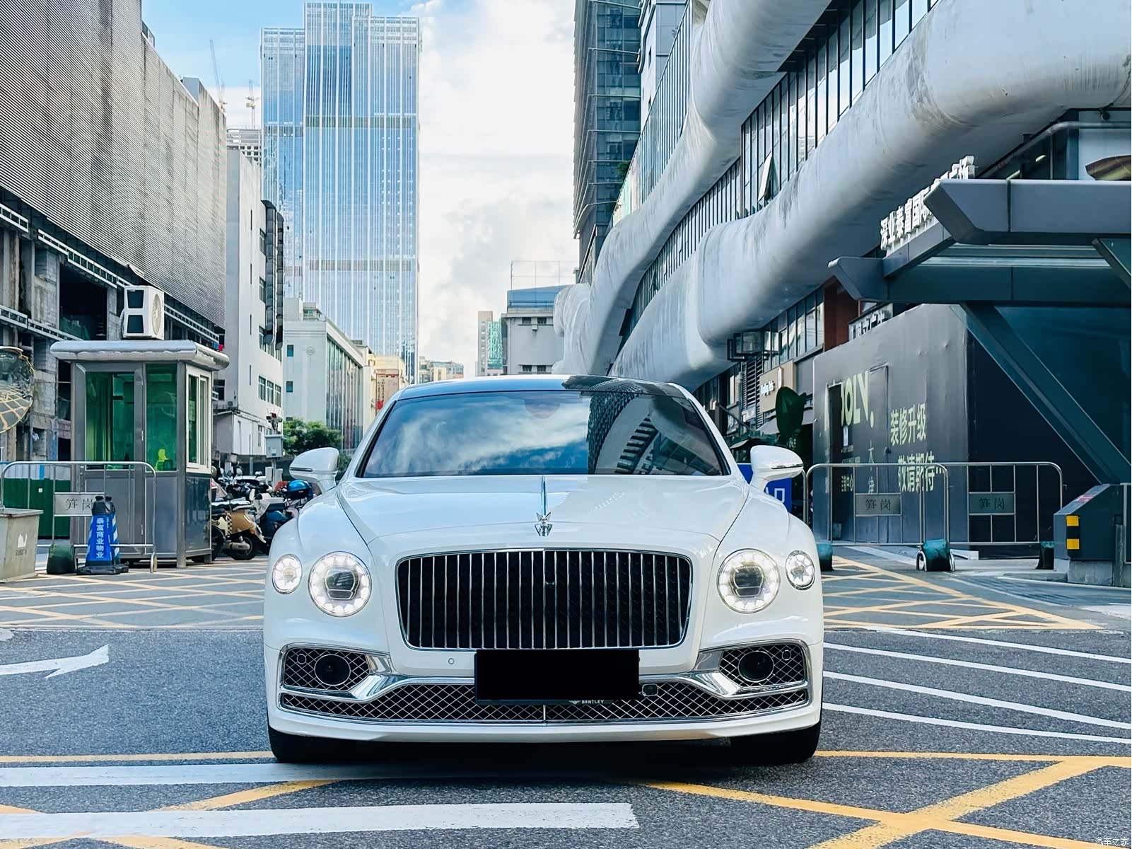 Bentley Flying Spur, 2023 7