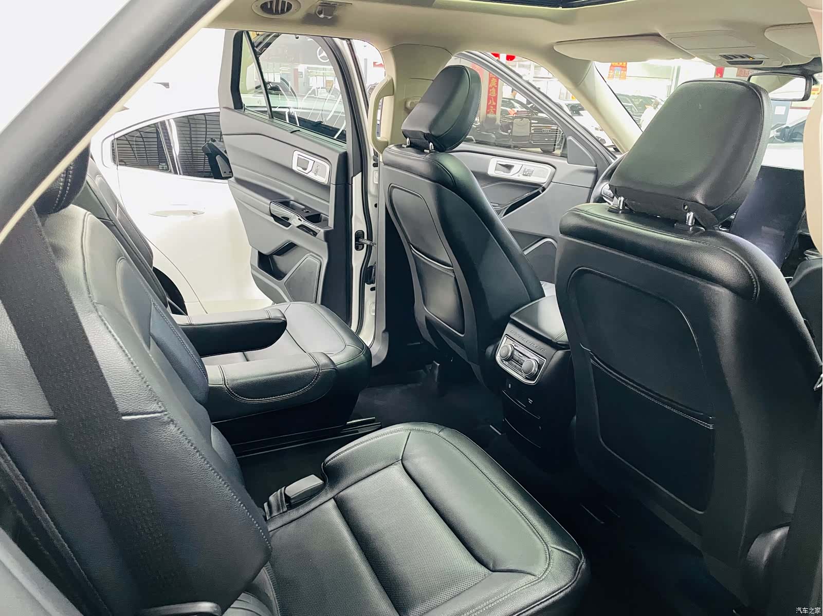 Ford Explorer, 2021 7