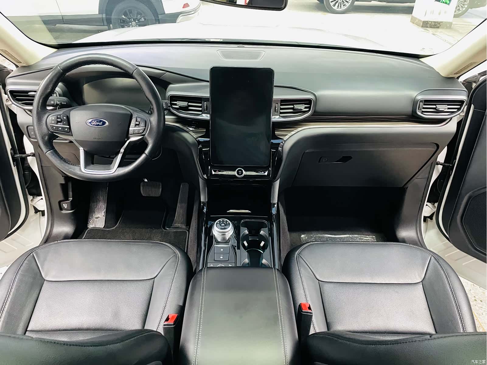 Ford Explorer, 2021 9