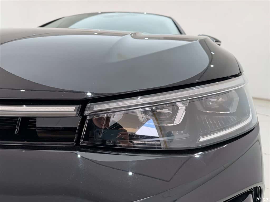 Volkswagen Passat, 2025 2