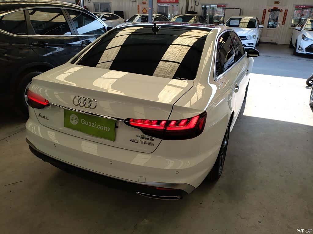 Audi A4L, 2023 все фото
