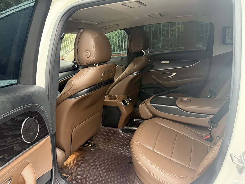 Mercedes-Benz E-Class, 2018 11