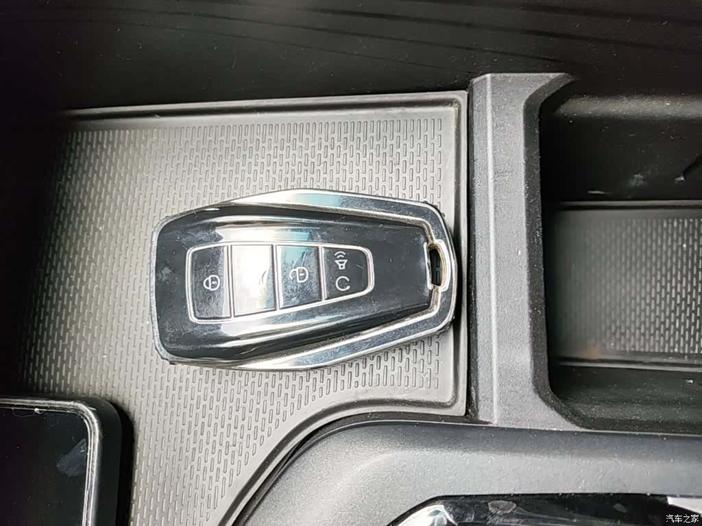 Geely Binray, 2022 9
