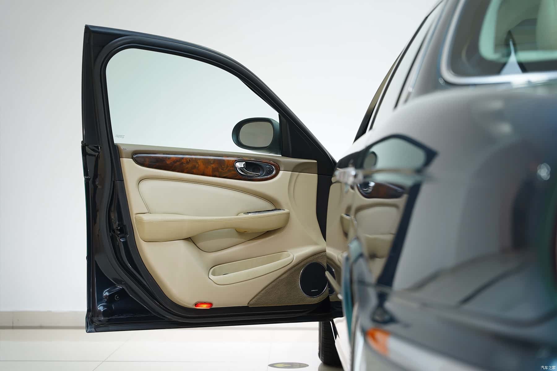 Jaguar XJ, 2008 12