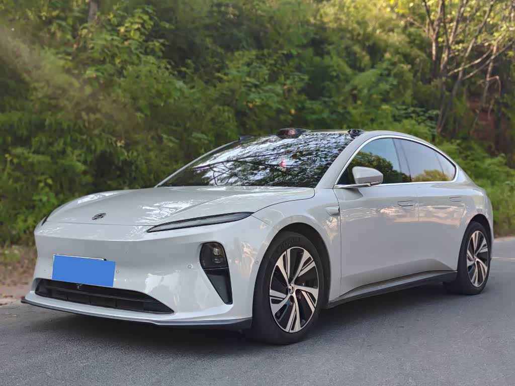 NIO ET5