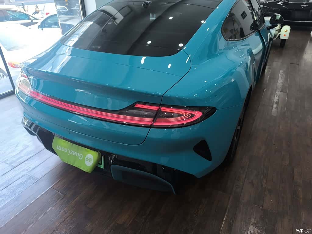 Xiaomi SU7, 2025 8