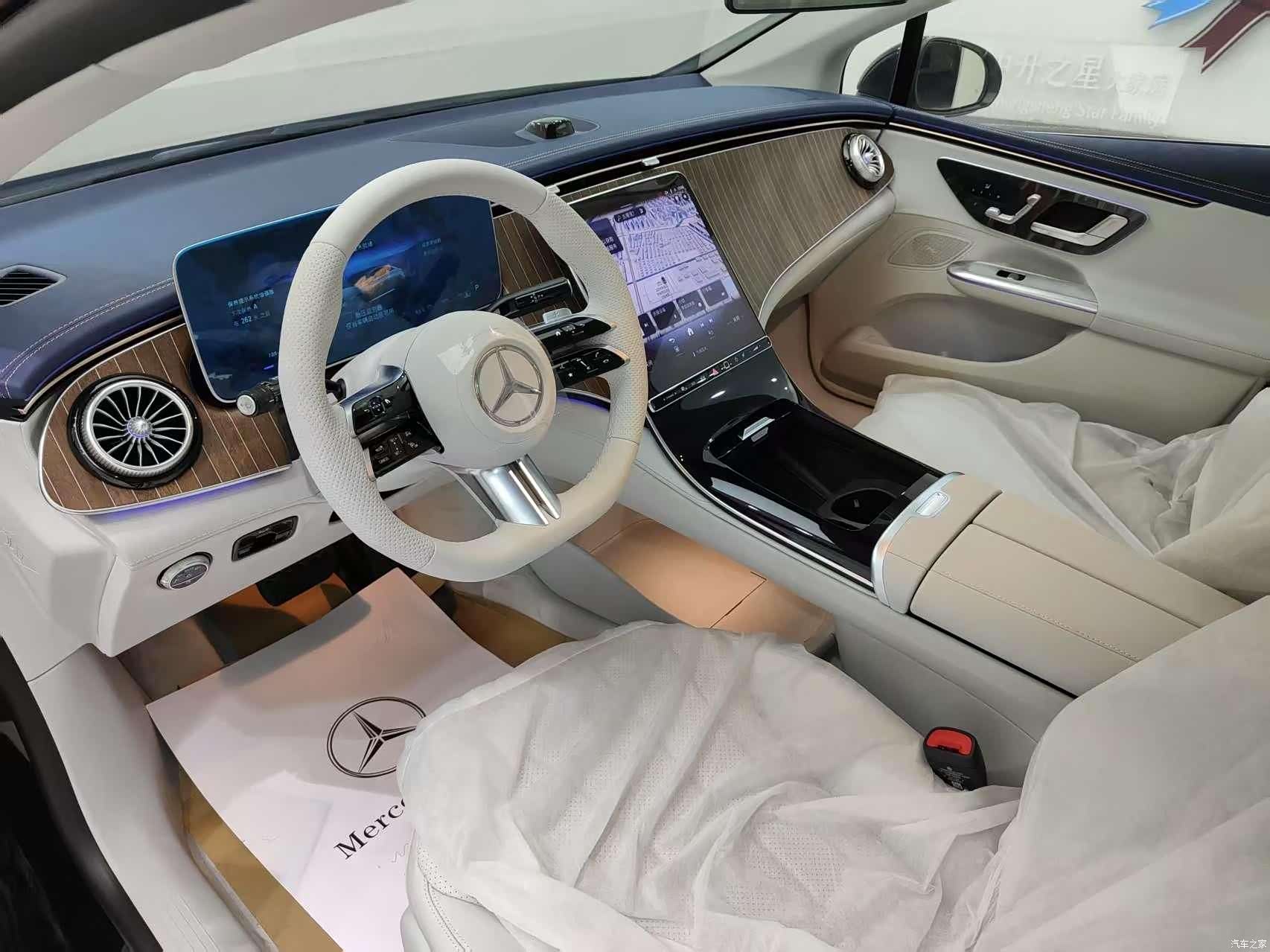 Mercedes-Benz EQE, 2025 12