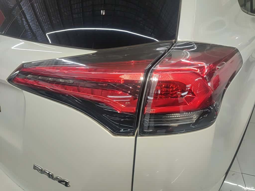 Toyota RAV4, 2019 8