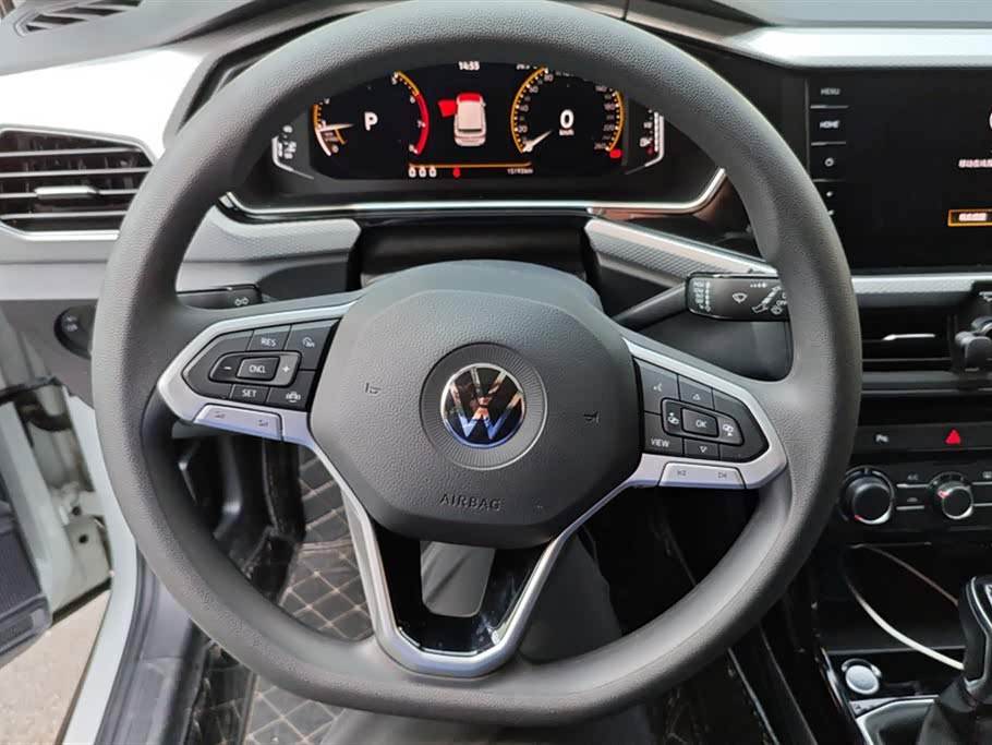 Volkswagen Exploring the shadow