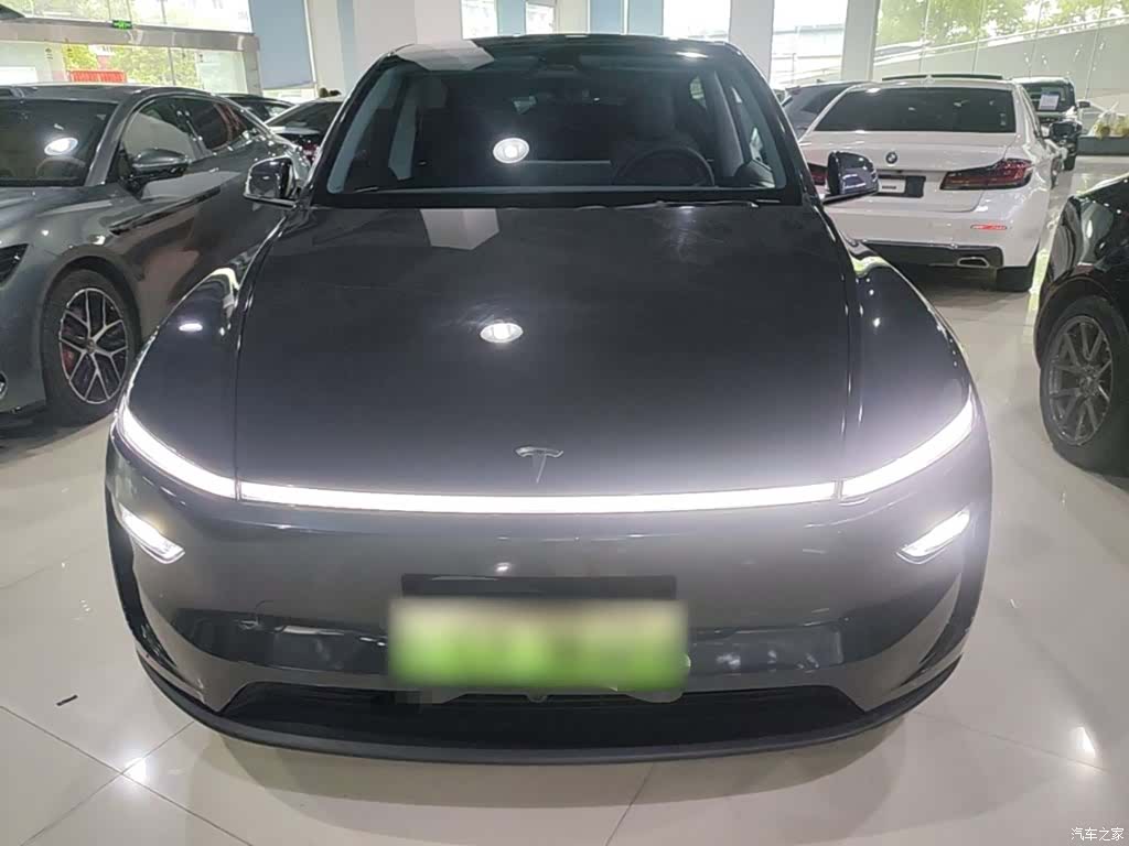 Tesla Model Y, 2025 3