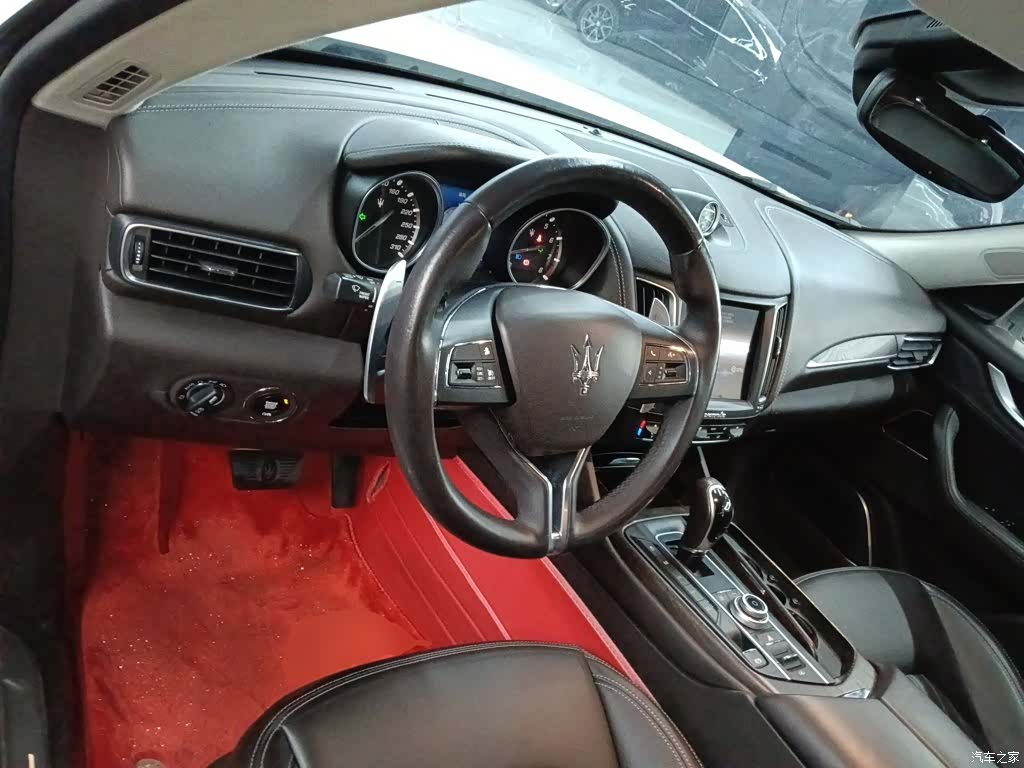 Maserati Levante, 2017 10