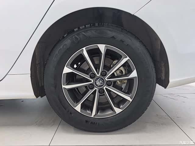 BYD Qin, 2023 13