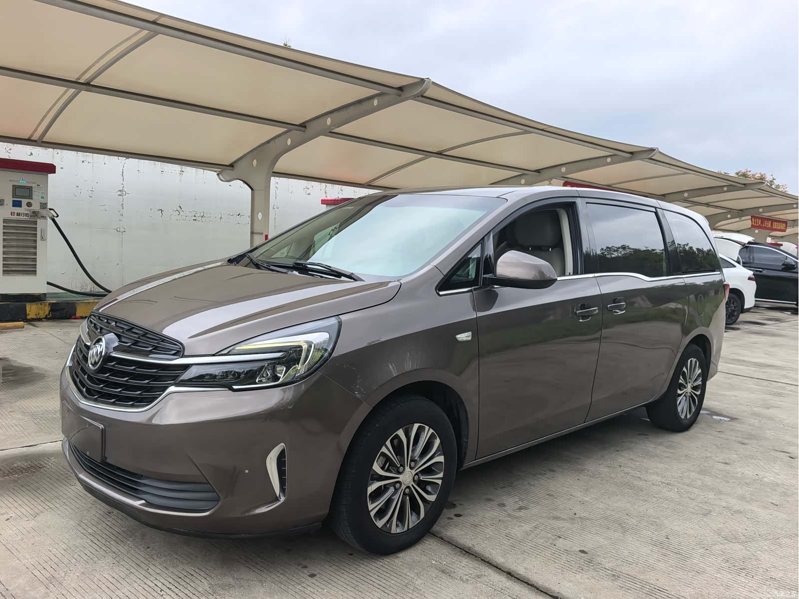 Buick GL8, 2022 1
