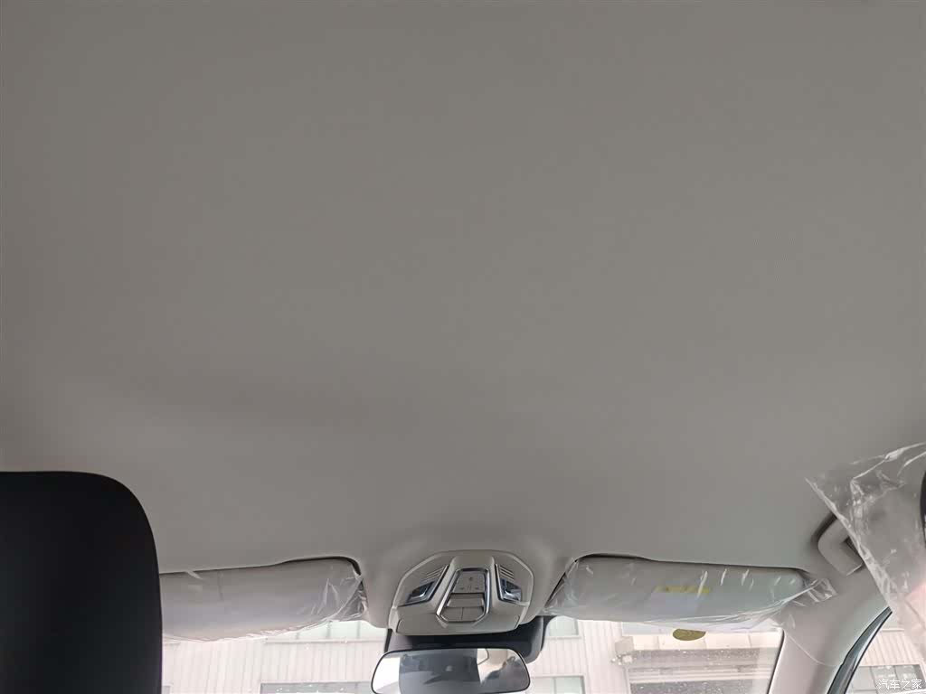 Wuling Starlight, 2025 18