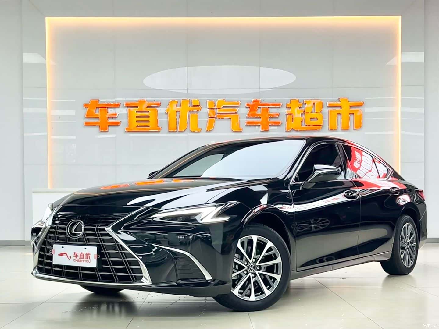 Lexus ES, 2025 1