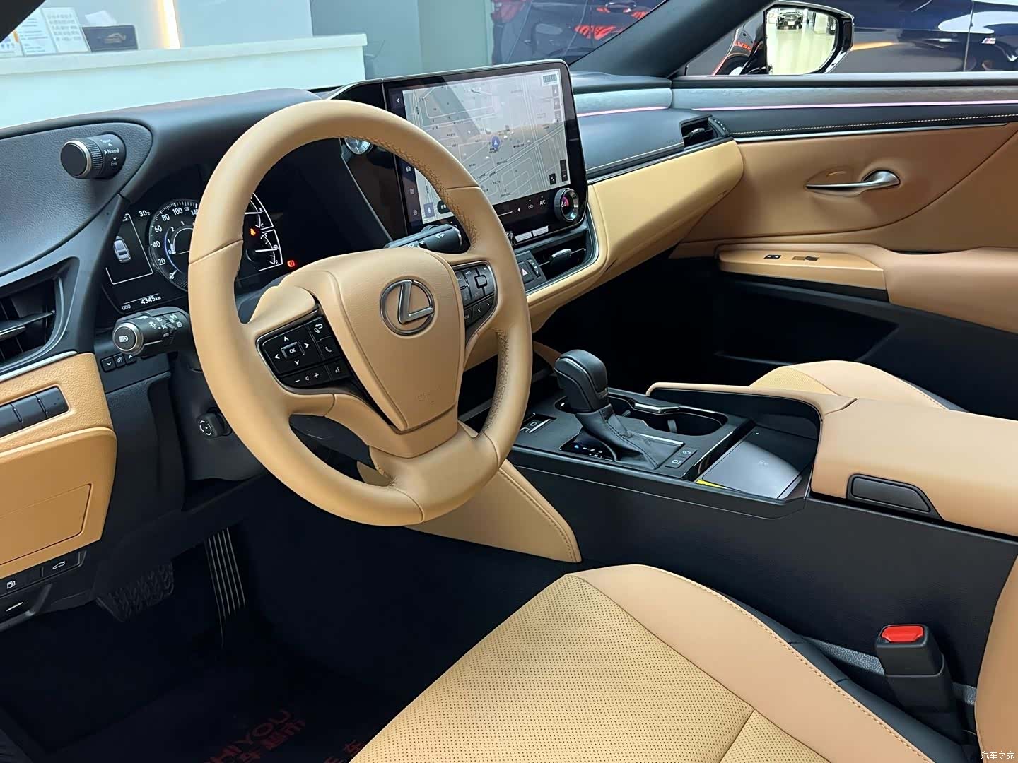 Lexus ES, 2025 8