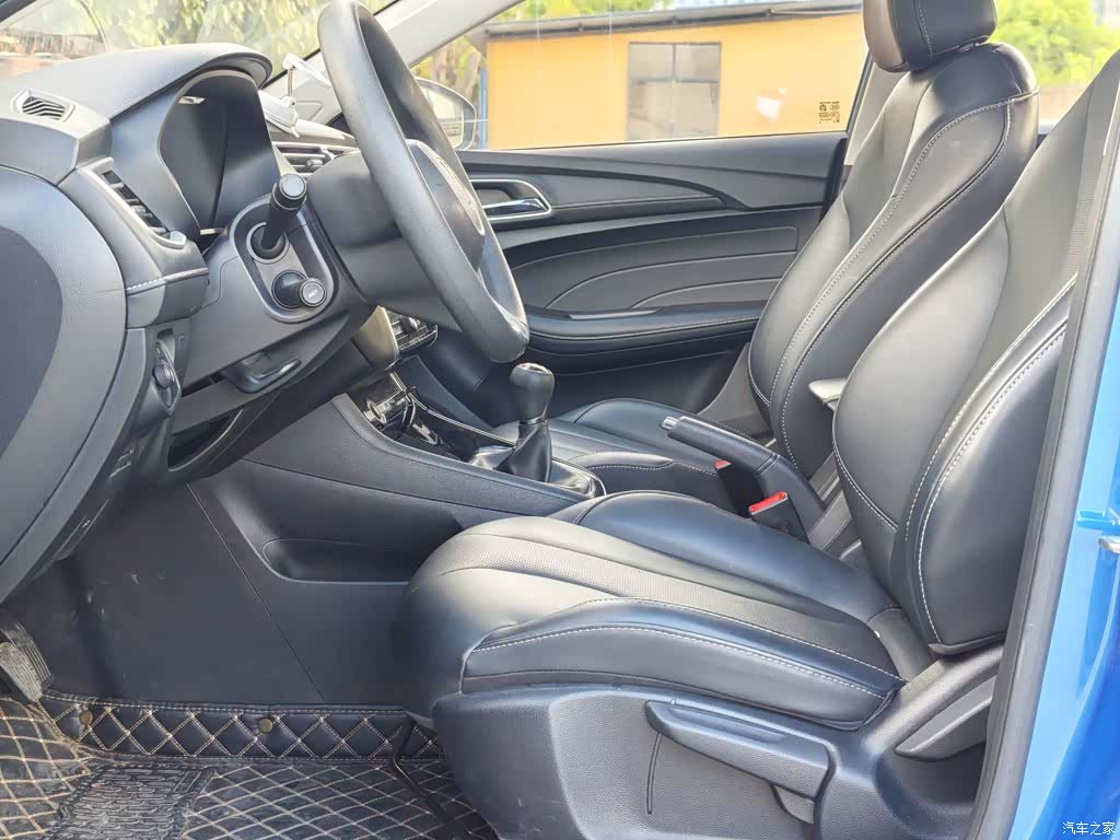 Roewe i5, 2019 8
