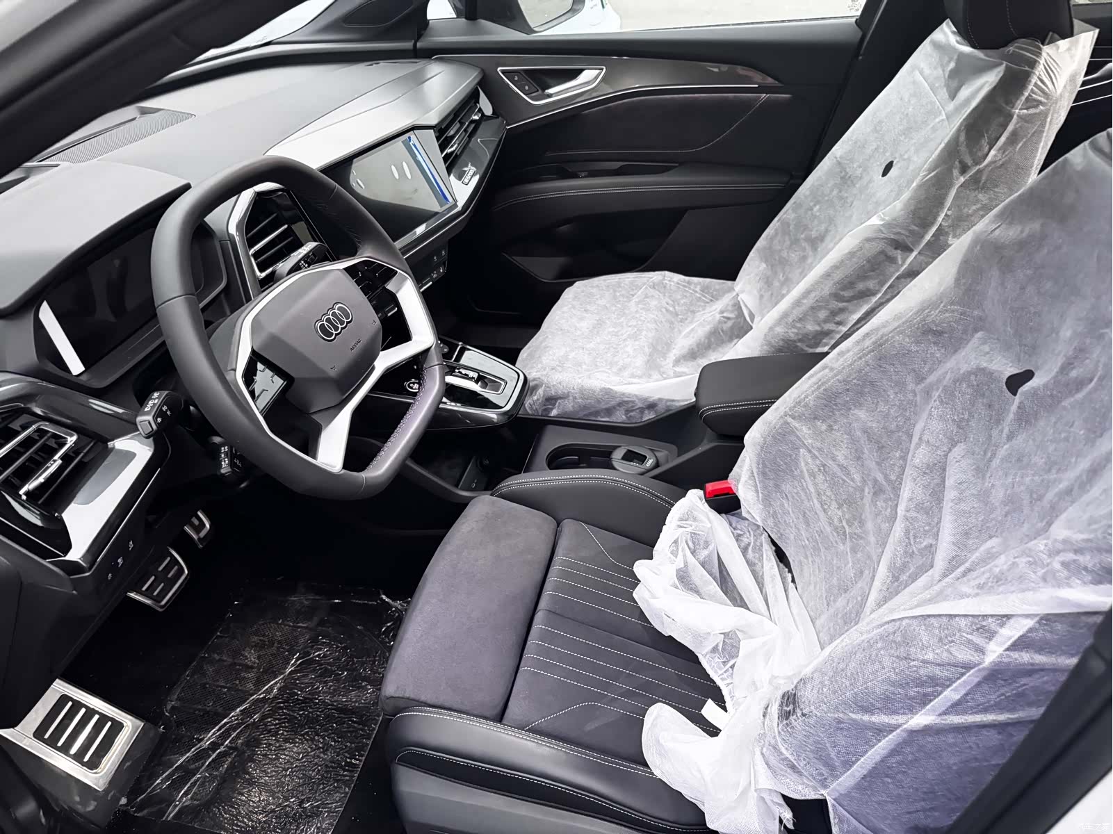 Audi Q5 e-tron, 2023 8