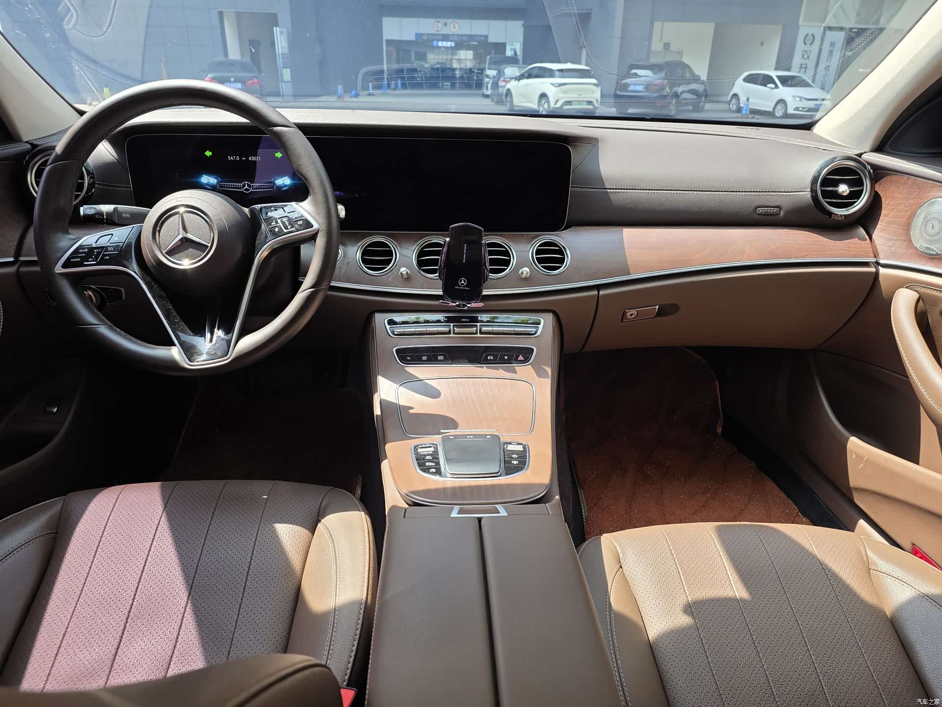 Mercedes-Benz E-Class, 2023 4