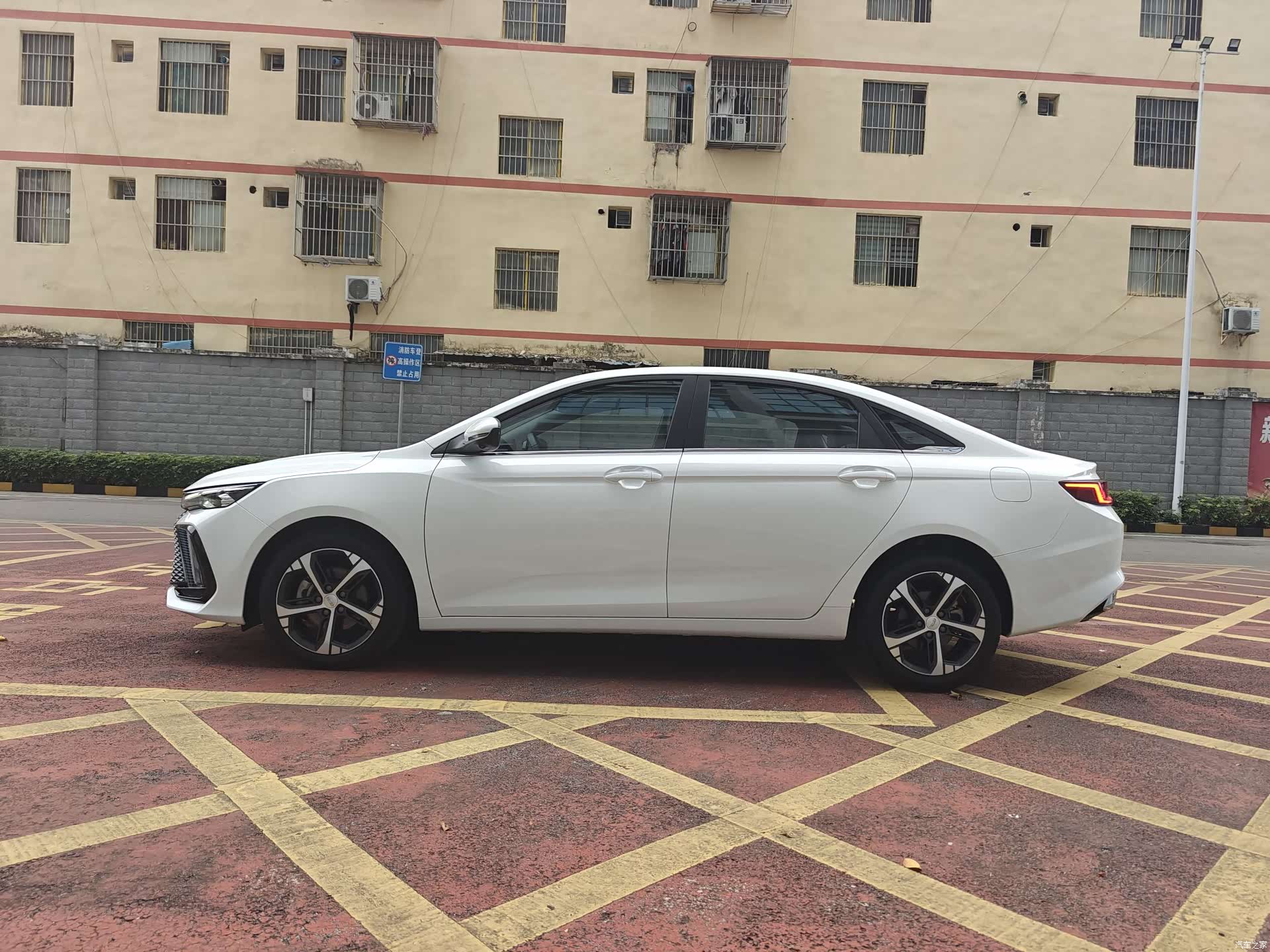 Geely Emgrand, 2022 20