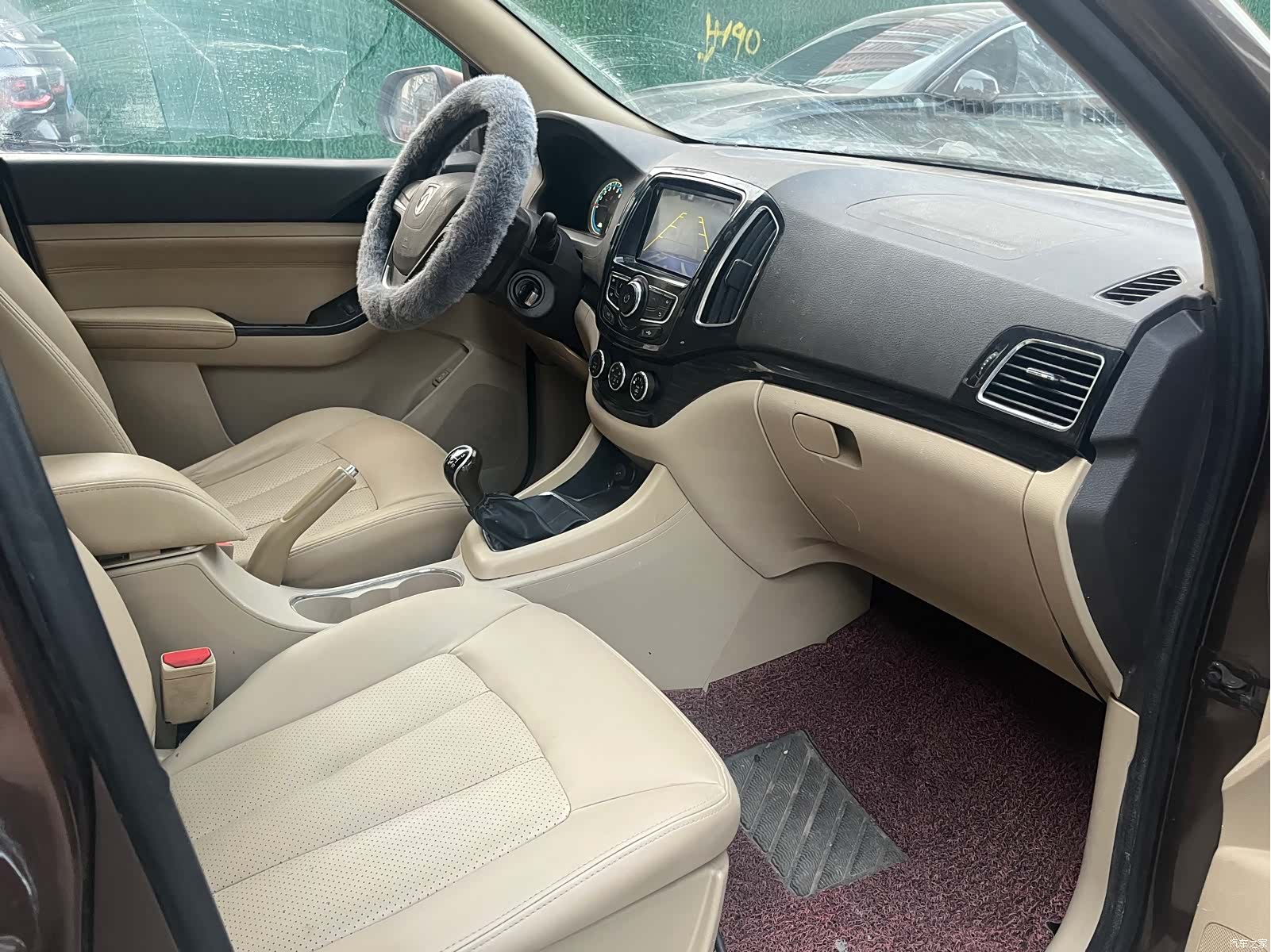 Wuling 730, 2015 8