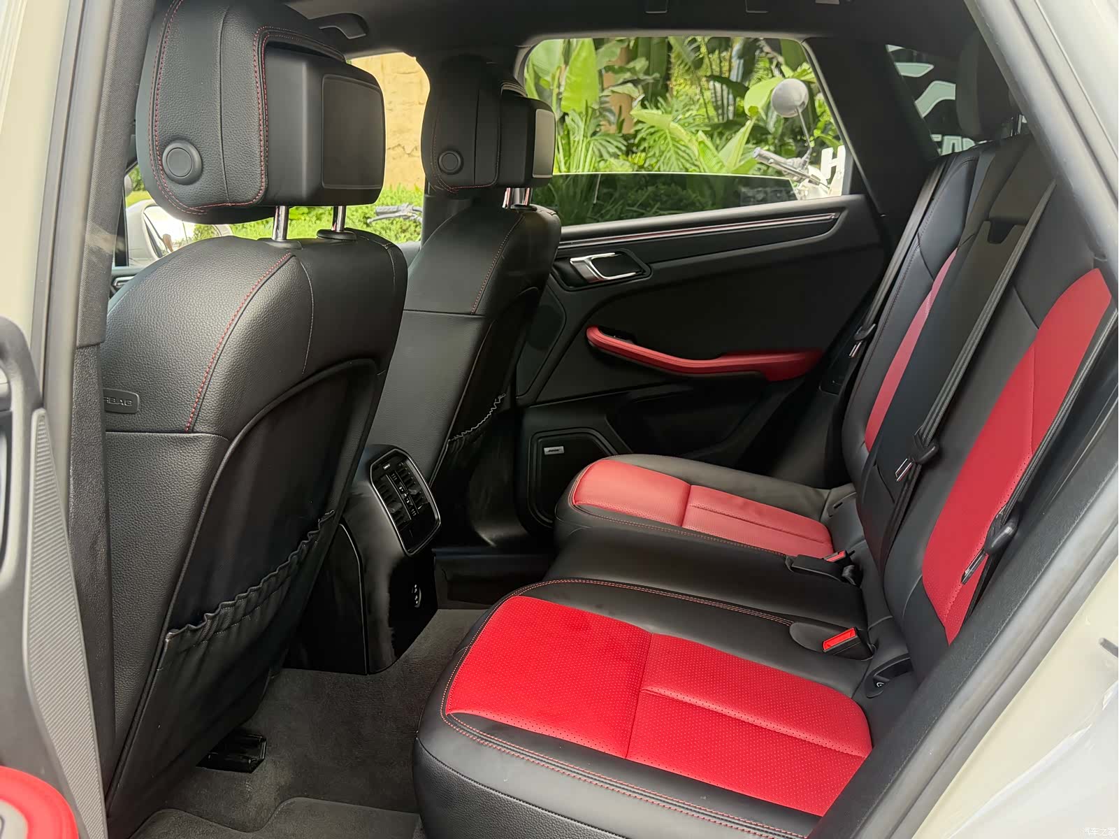 Porsche Macan, 2022 11