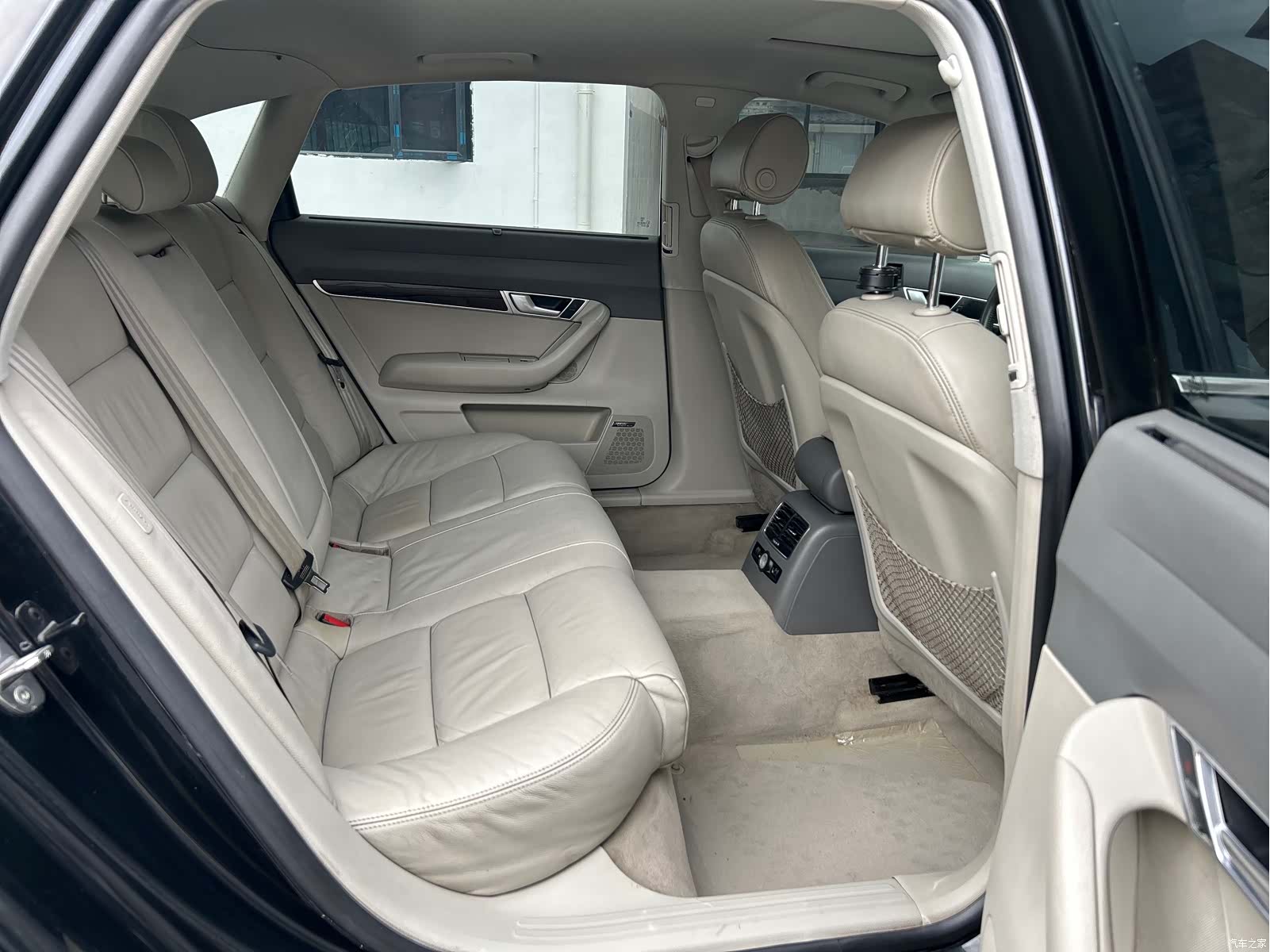 Audi A6L, 2010 30