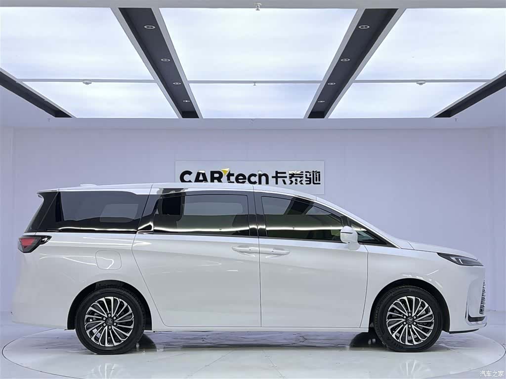 Buick GL8, 2025 4