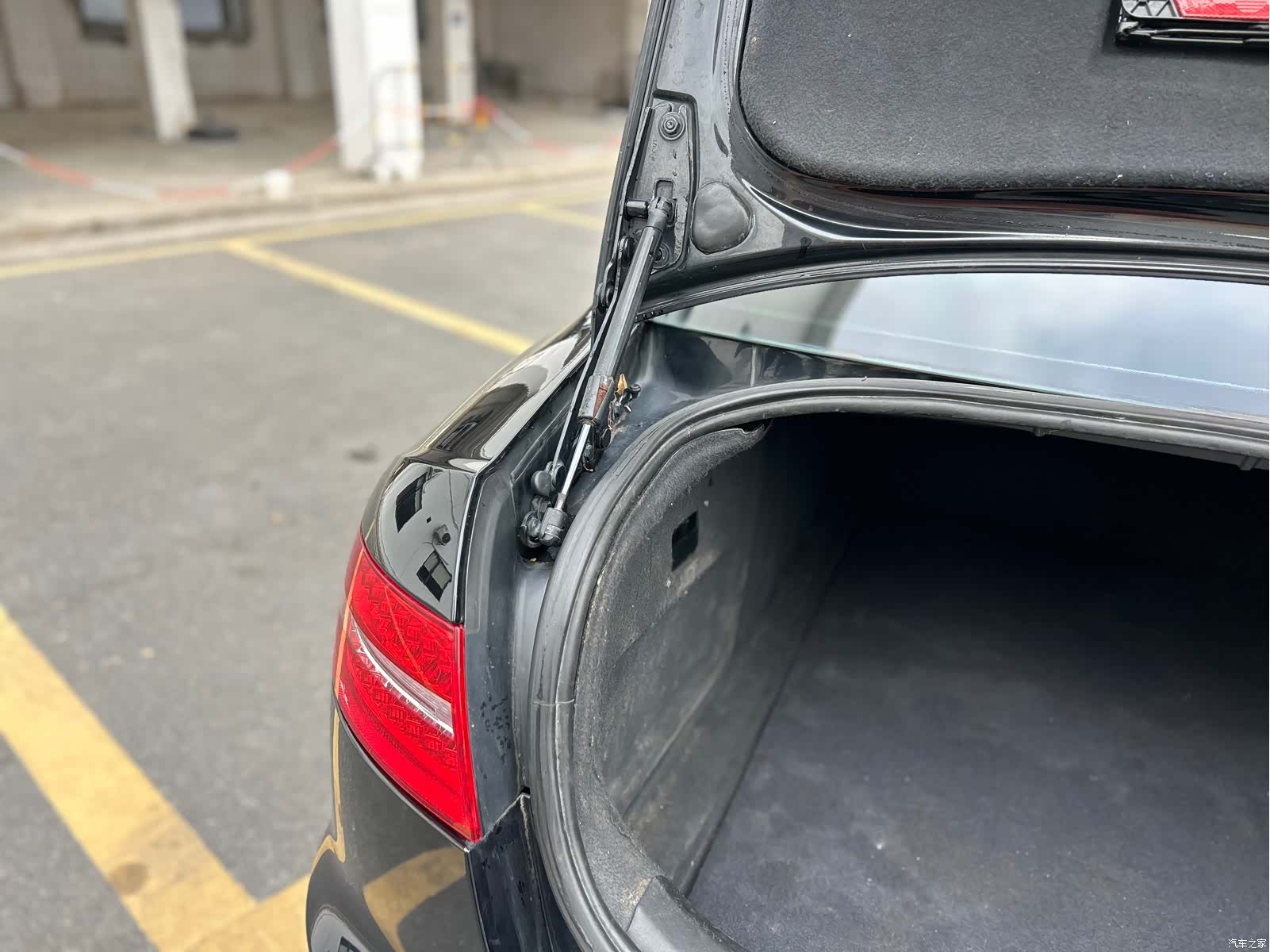 Audi A6L, 2010 42