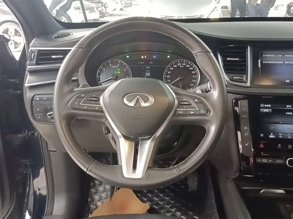 Infiniti QX55