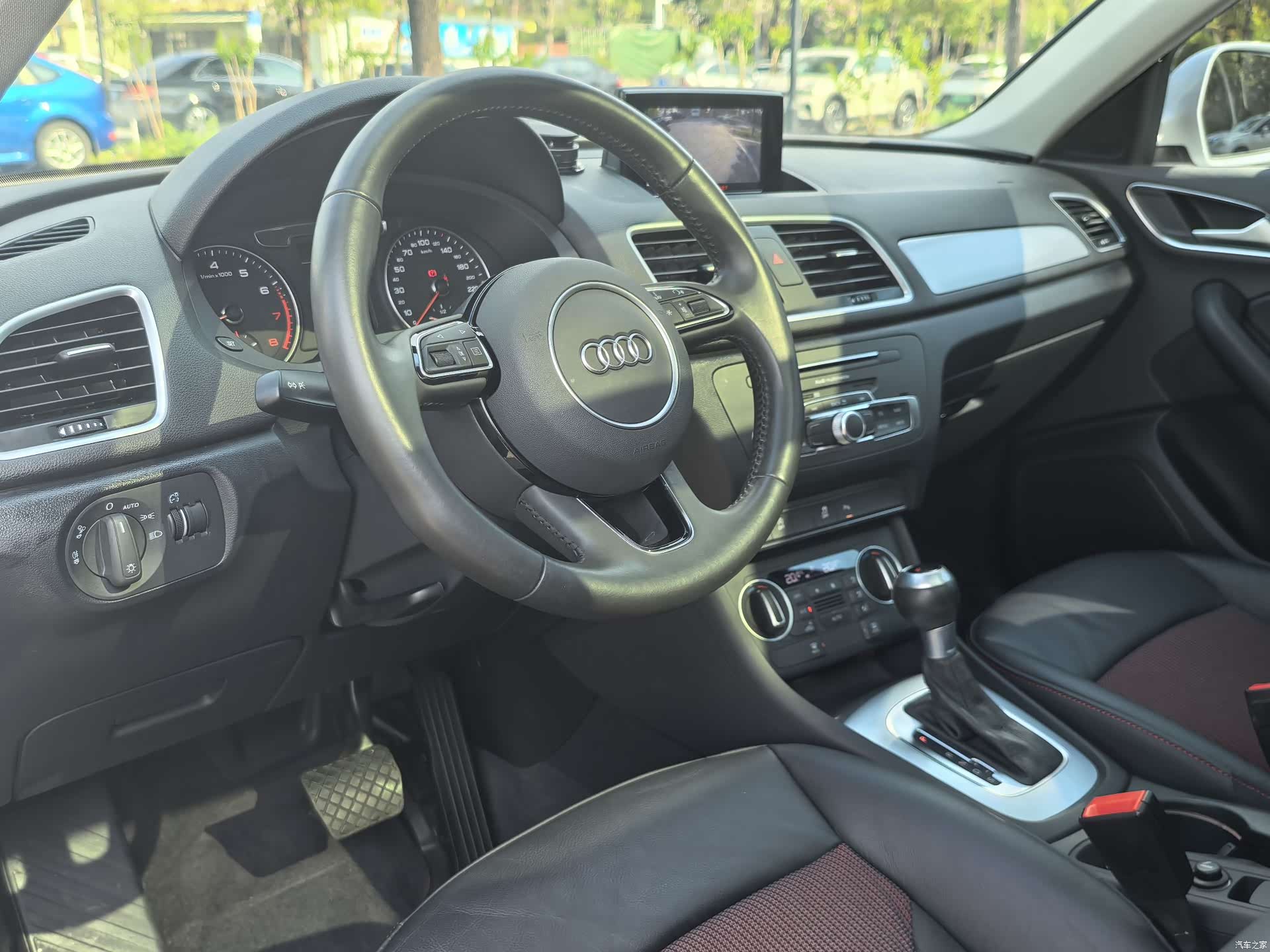 Audi Q3, 2019 9