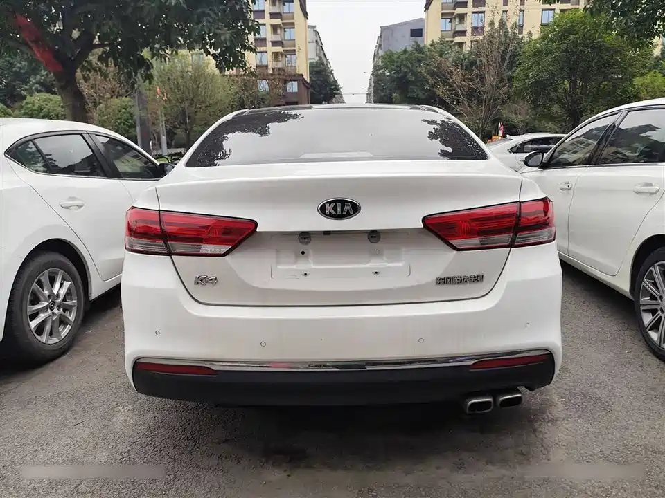 Kia K4
