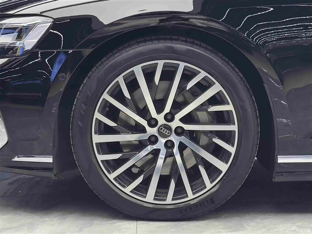 Audi A8L, 2024 4