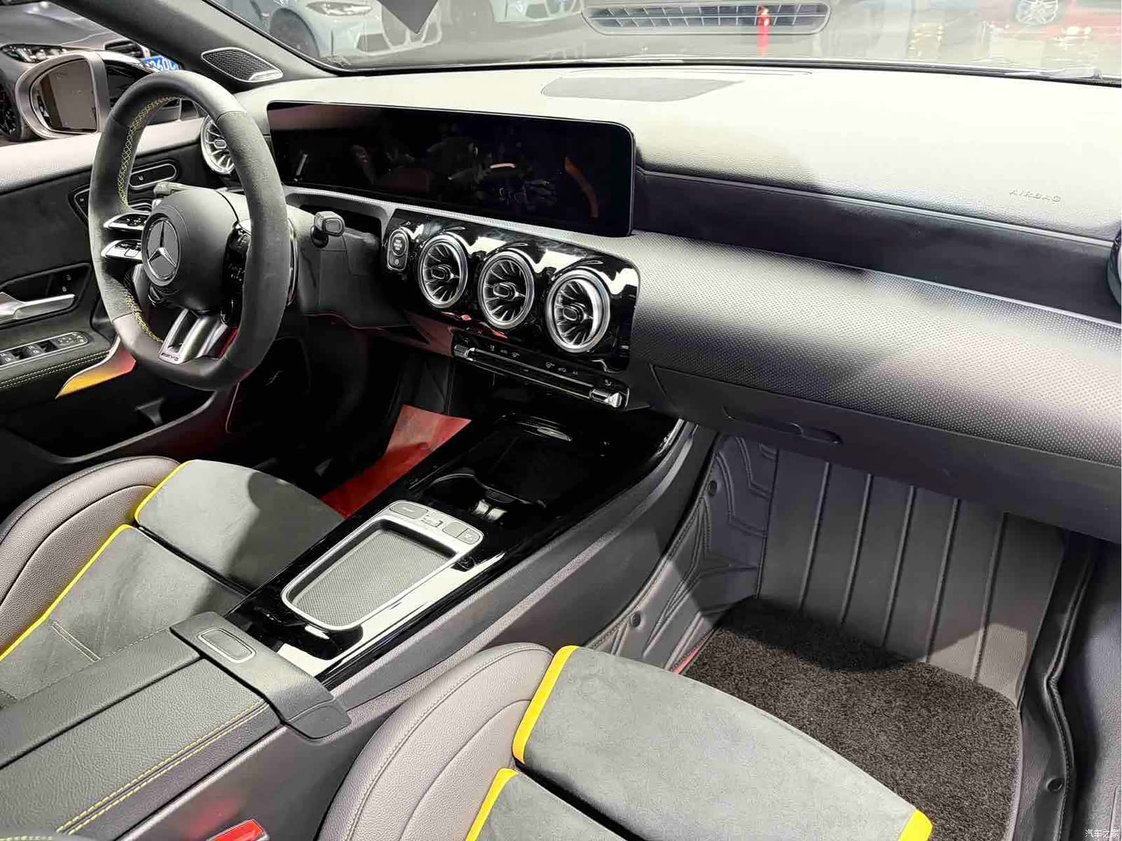 Mercedes-Benz A-Class, 2025 11