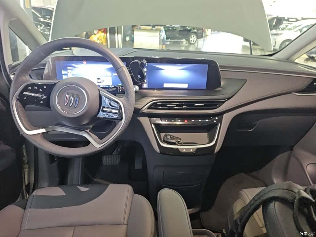Buick GL8, 2025 10